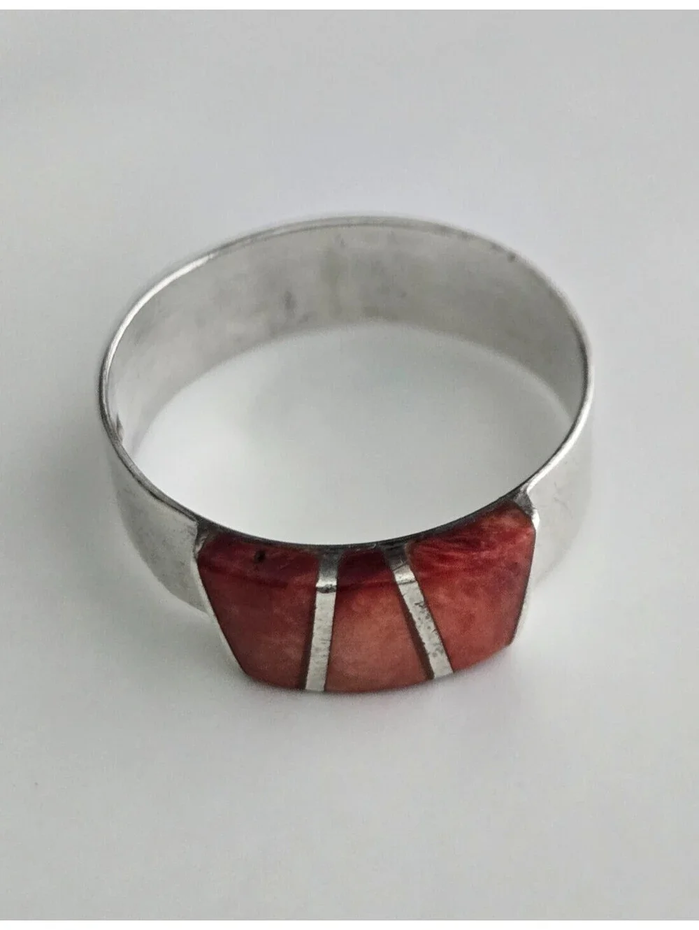 Vintage Sterling Silver Red Spiny Oyster Shell Channel Inlay Ring Size 7.75